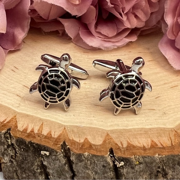 Black and Silver Sea Turtle Cufflinks - Picture 7 of 16